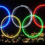 anillos olimpicos en la noche