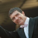 antonio-banderas-saludando