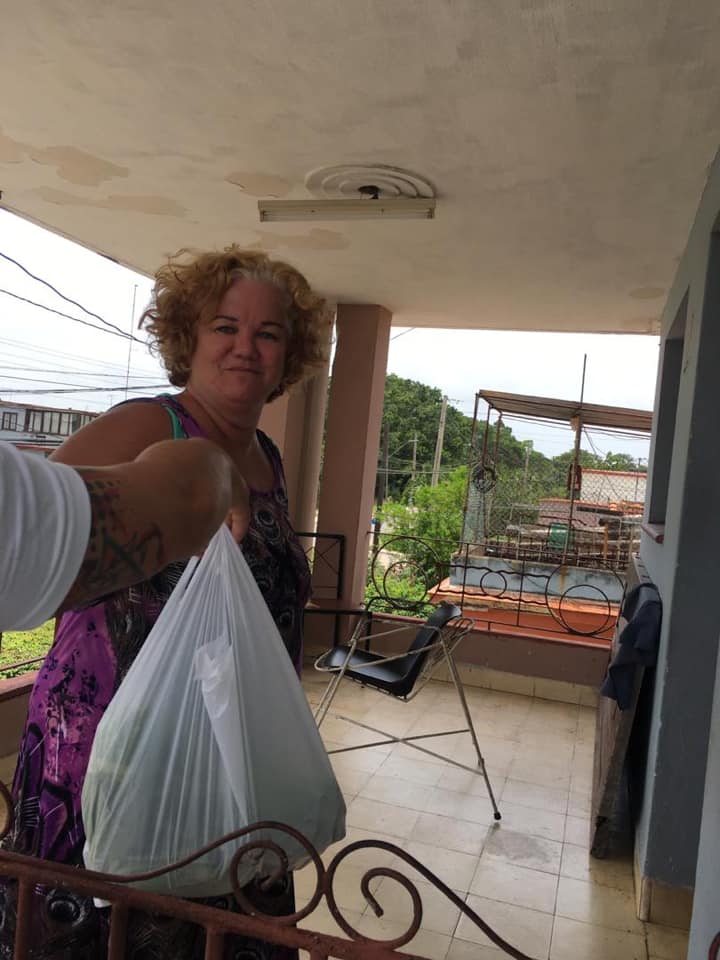 Restaurante privado continúa entregando alimentos gratis a ancianos en La Habana 5
