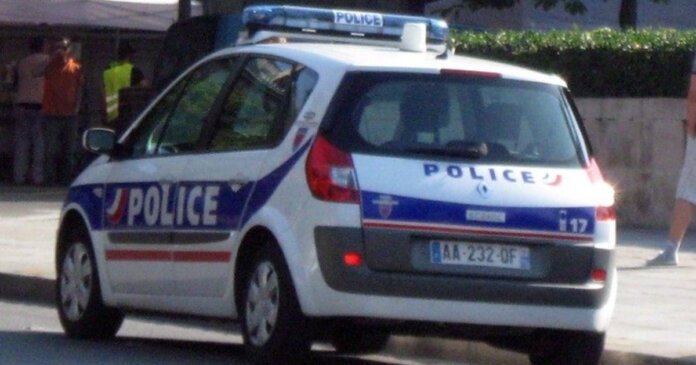 policía Francia