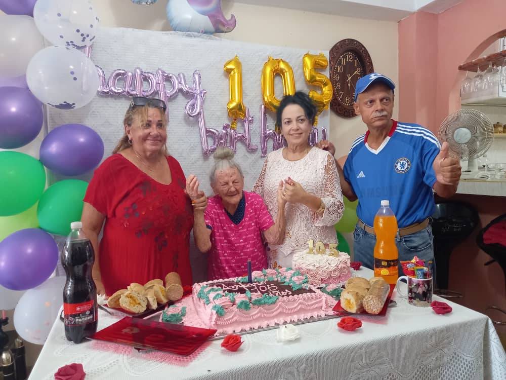 Abuelita cubana celebra sus 105 años en Santa Clara 37