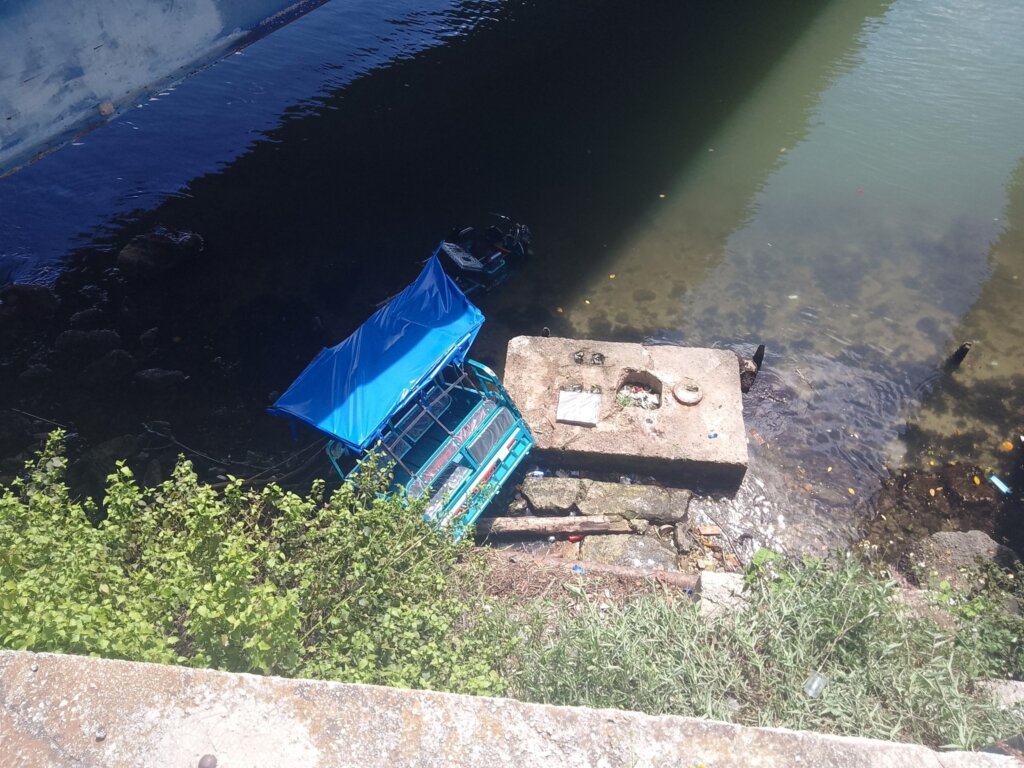 Ocho lesionados tras caer un triciclo eléctrico por un puente en Matanzas 2 Ocho lesionados tras caer un triciclo eléctrico por un puente en Matanzas 2