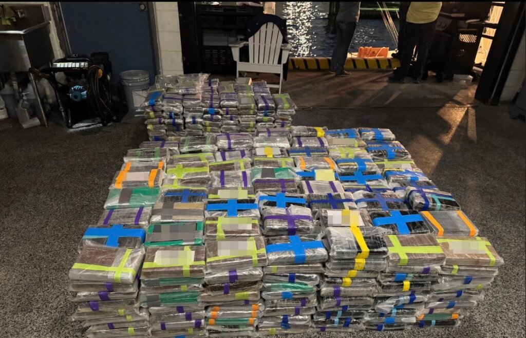 Incautan cocaína dentro de un yate cerca de Miami Beach valorada en $28 millones 8 Incautan cocaína dentro de un yate cerca de Miami Beach valorada en $28 millones 8