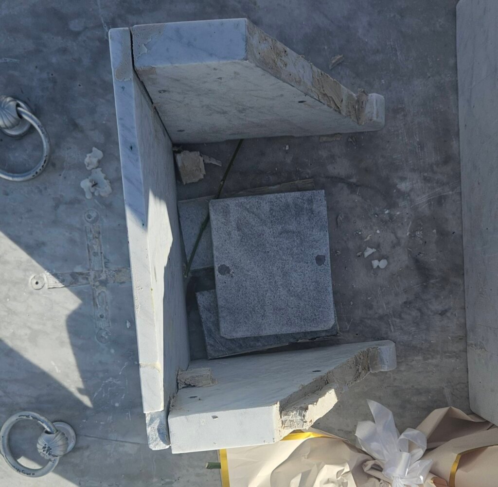 Vandalizan la tumba de Paulito FG en el Cementerio de Colón 6 Vandalizan la tumba de Paulito FG en el Cementerio de Colón 6